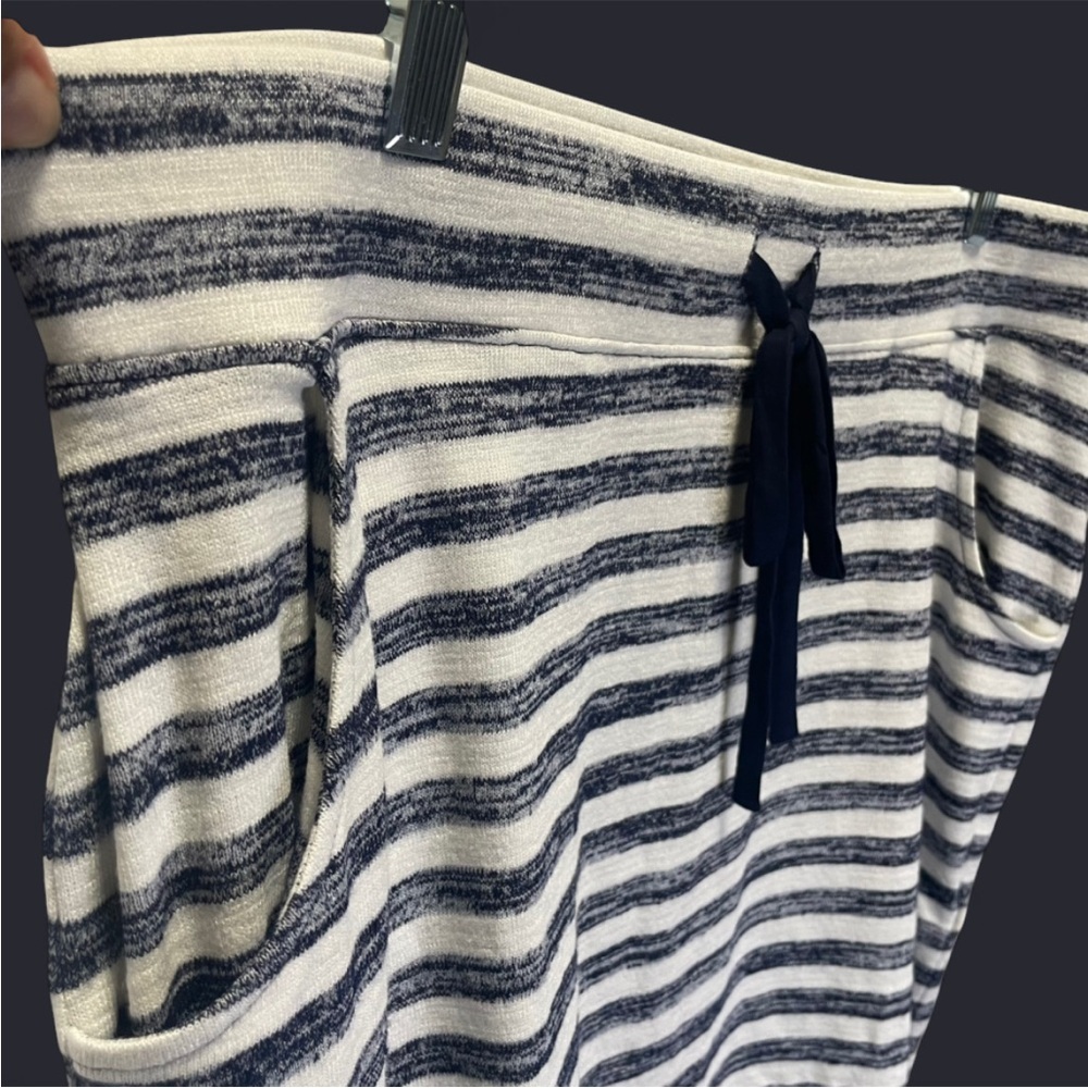 Market & Spruce Navy and White Striped Pencil Skirt - Picture 3 of 6